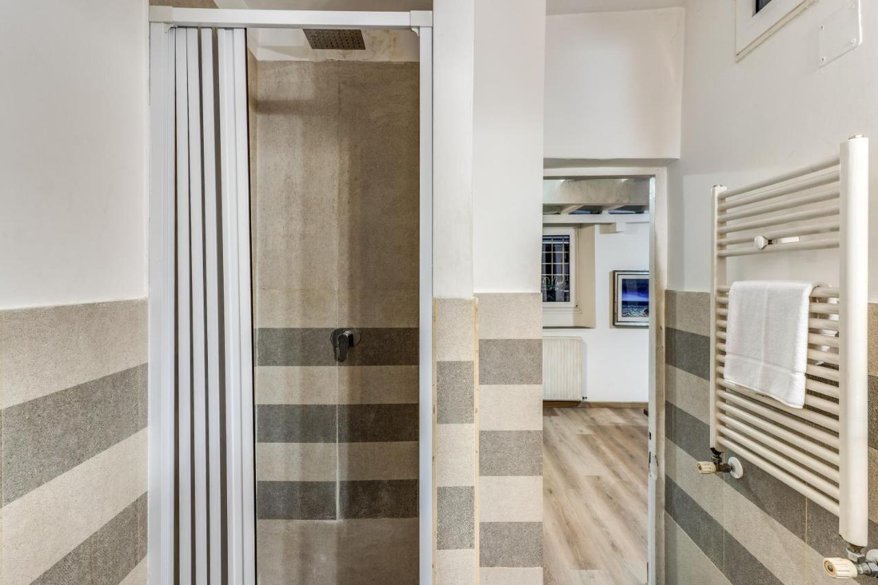 Lovely Spacious Apartment Near The Colosseum Рим Экстерьер фото